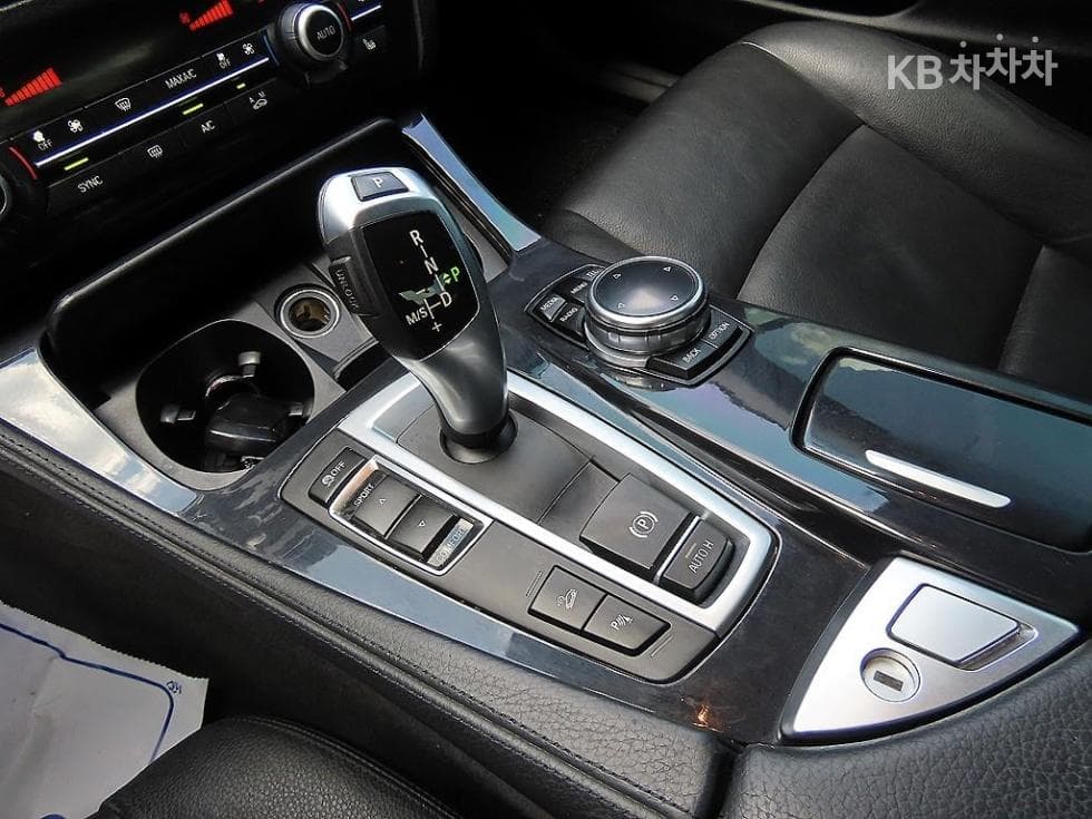 BMW Нов5 Серия520d xDrive F10 - 11