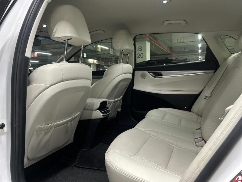 Хюндай The New (фейслифт) Grandeur (Azera)2.5 Le Blanc - 12