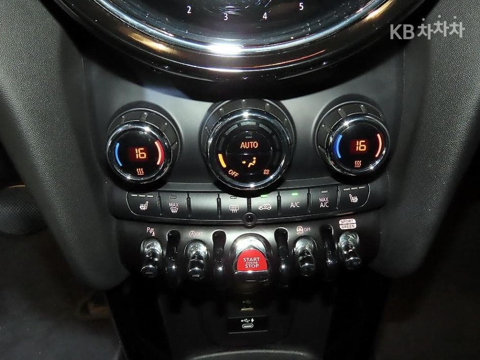 Mini Cooper 3도어S 2.0 Classic Launch Pack - 12