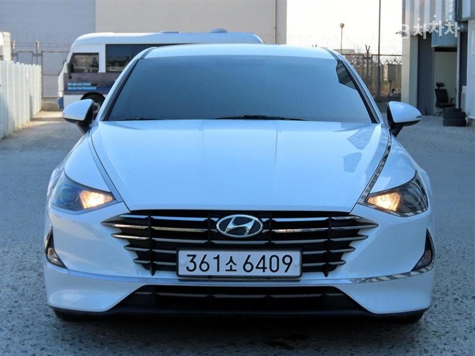 Hyundai Sonata (DN8)2.0 LPG Rental car Smart