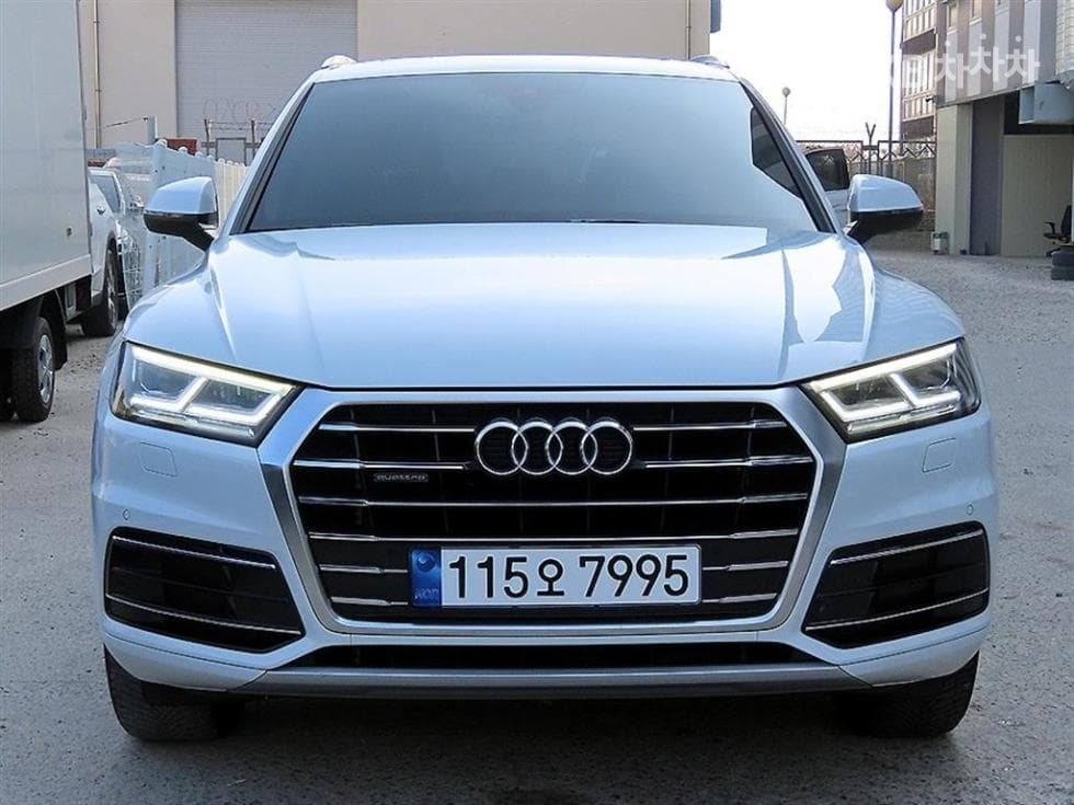 Audi The New Q5(FY)40 Turbo Diesel Injection quattro Standard