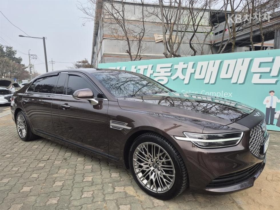 Genesis G905.0 GDi AWD Prestige Limousine