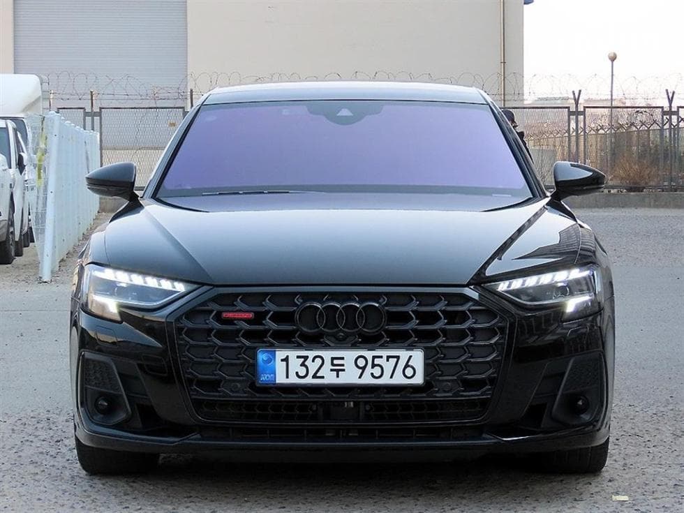 Audi A8 (D5)55 TFSI Quattro LWB