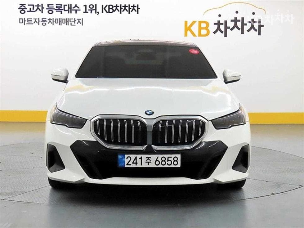 BMW New5 Series(G60)520i Standard