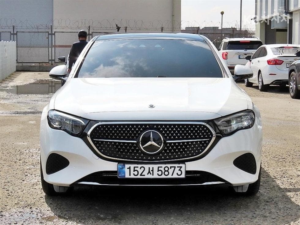 Mercedes-Benz E-클래스 (W214)E200 Avantgrade