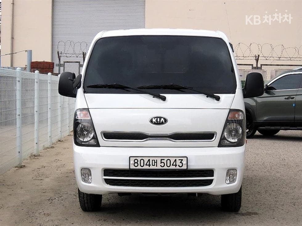 Kia Bongo 3 (light truck)1 Ton King Cab Extra Long CRDi Luxury