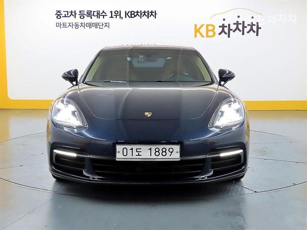 Porsche 파나메라 (971)3.0 4 Standard