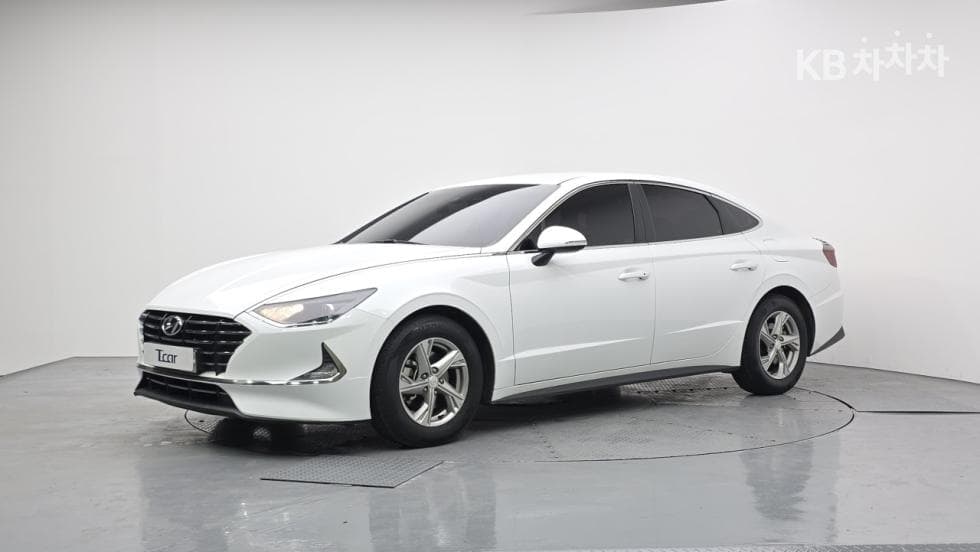 Хюндай Соната (DN8)2.0 LPG Рент-а-кар Стил