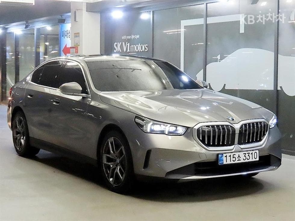 BMW Нов5 Серия(G60)520i SE
