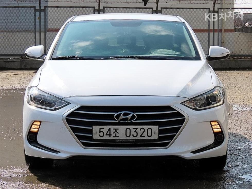 Hyundai Avante (Elantra)AD1.6 GDi Value Plus