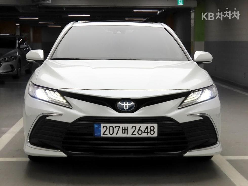 Toyota Camry XV702.5L hybrid XLE