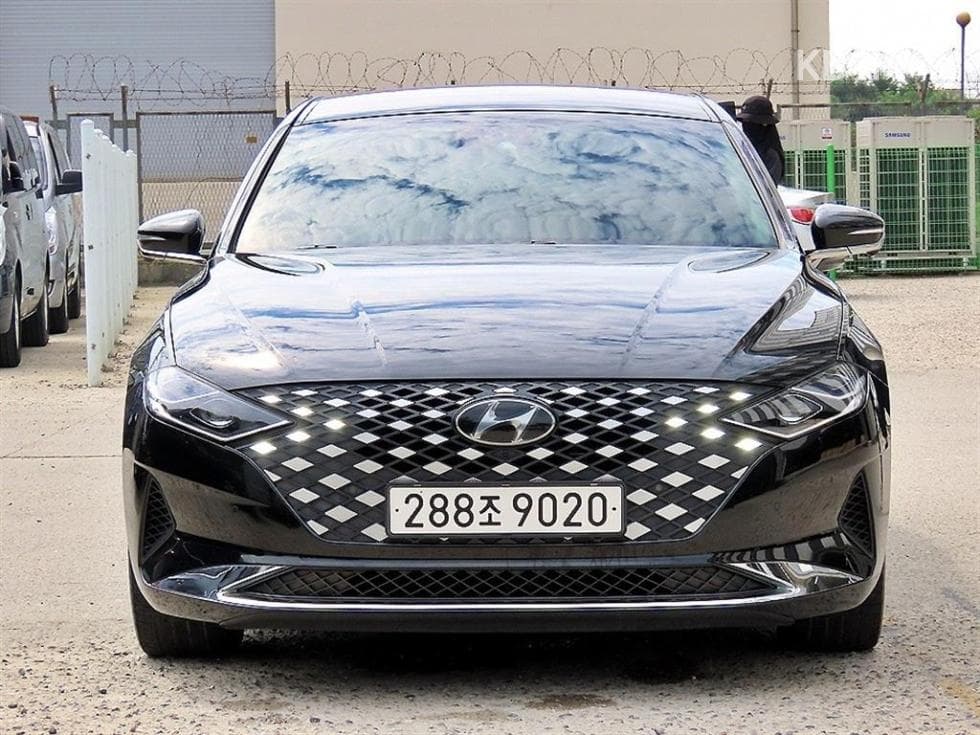 Хюндай The New (фейслифт) Grandeur (Azera)2.5 Le Blanc