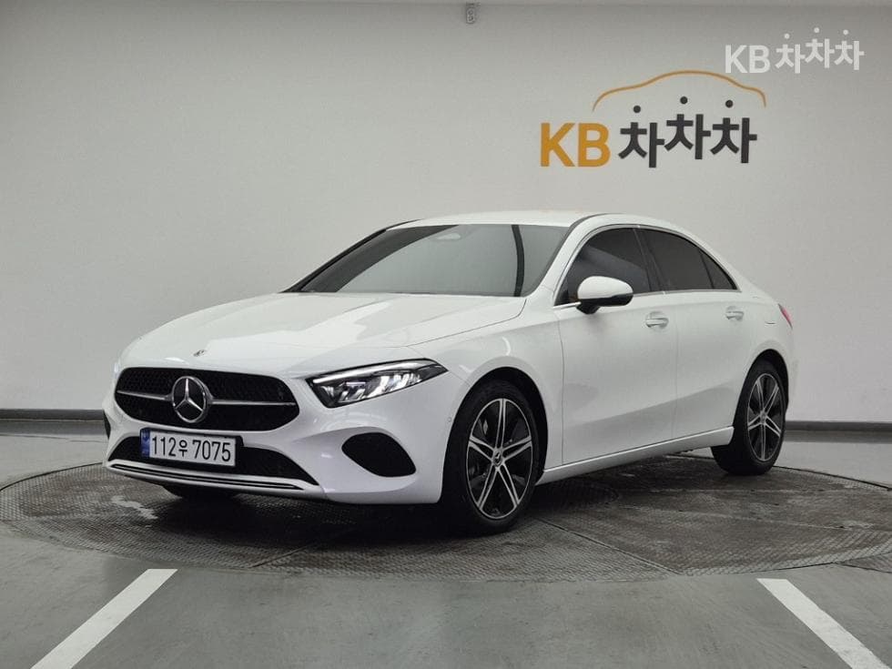 Mercedes-Benz A클래스(W177)A220 Sedan -