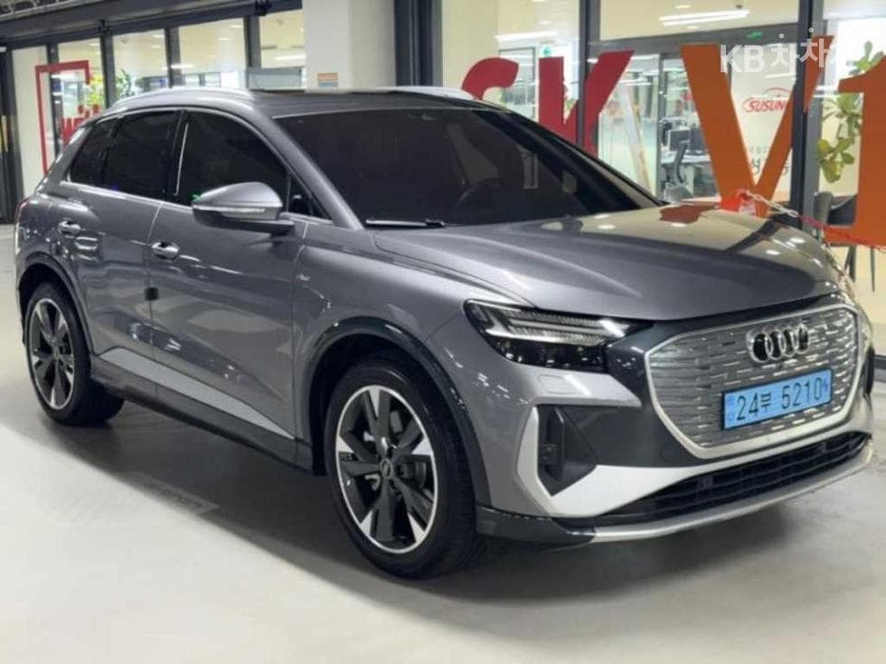 Ауди Q4 e-tron40 Premium